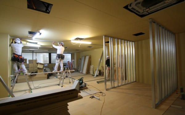 Tuyển 7 nam trang trí nội thất tại CHIBA