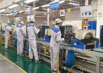 Cao Hùng – Tuyển 03 Nam Lao động Công xưởng